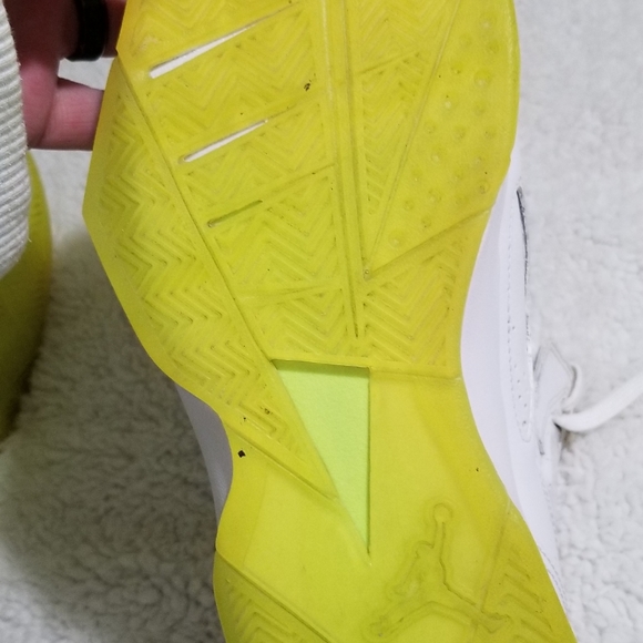 Jordan 7 True Flight White and Volt Ice (2013) - Picture 4 of 9